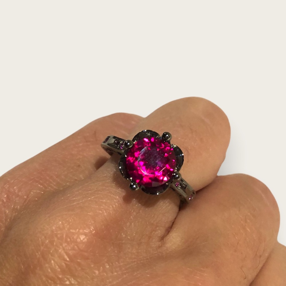 Brand New Gorgeous Studded Ring Size 7